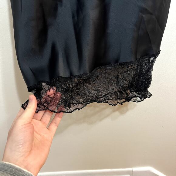 Urban Outfitters Black Lace Dress - Picture 2 of 7